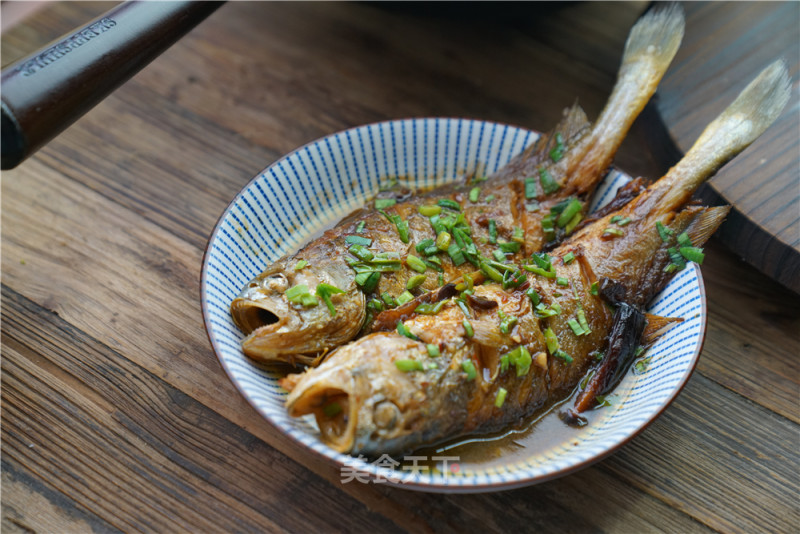 青蒜酱焖黄鱼的做法