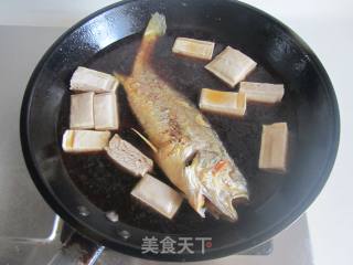黄鱼焖豆腐的做法步骤：9