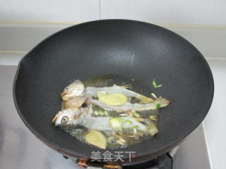 【上海】酸菜黄鱼面的做法步骤：6