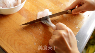鱼肉做面条 极鲜雪菜黄鱼面的做法步骤：3