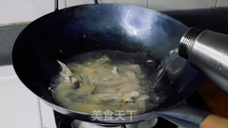 鱼肉做面条 极鲜雪菜黄鱼面的做法步骤：13