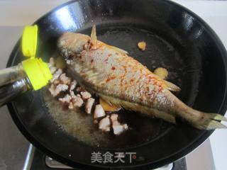 毛豆烧黄鱼的做法步骤：6