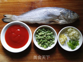 【江苏】松鼠黄鱼的做法步骤：1