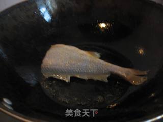 雪菜黄鱼汤的做法步骤：2