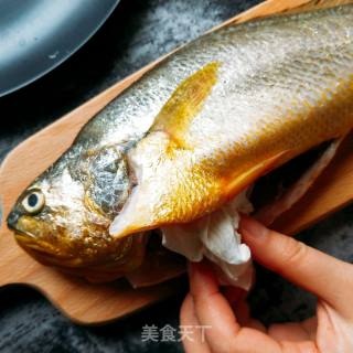 鱼料理快手菜--炖黄鱼的做法步骤：3