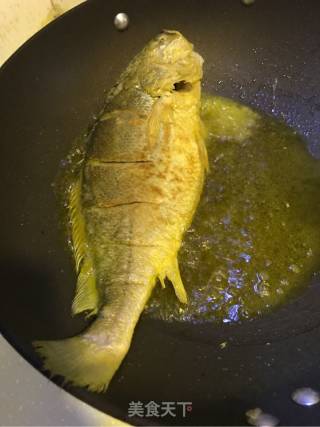 烧汁大黄鱼的做法步骤：5