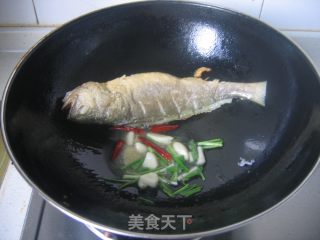 【鲁菜】黄鱼炖豆腐的做法步骤：5