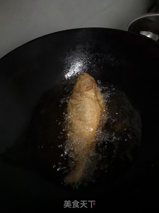油炸黄鱼的做法步骤：3