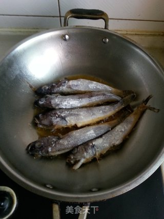 烧黄鱼的做法步骤：3