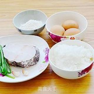 剩米饭的好去处——米香鳕鱼饼的做法步骤：1