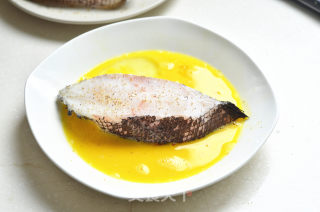 多重口感和味觉的享受---香煎杏仁鳕鱼的做法步骤：4