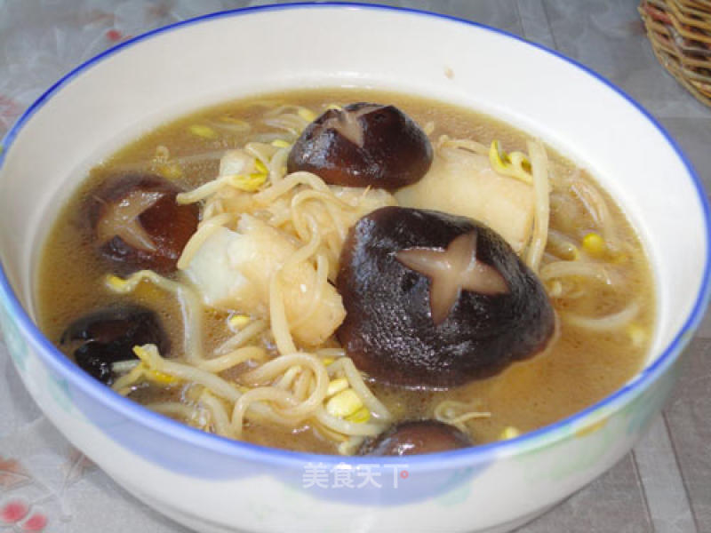 香菇鳕鱼豆芽汤的做法
