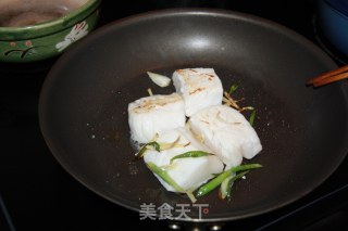 葱姜鳕鱼豆腐煲的做法步骤：5