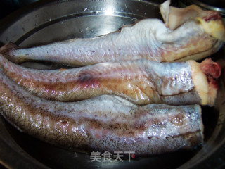 刺少肉鲜的---红烧鳕鱼的做法步骤：1