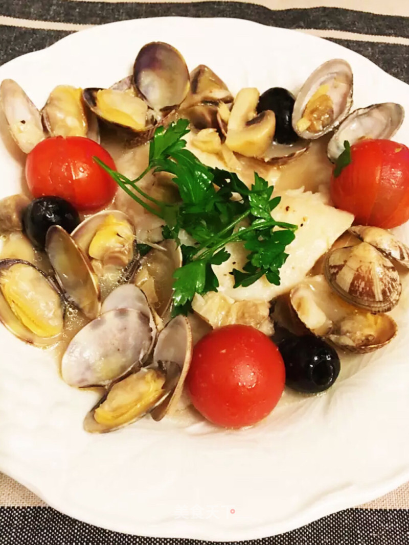 番茄鳕鱼蛤蜊烩蘑菇的做法