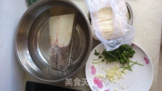 鳕鱼豆腐煲的做法步骤：1
