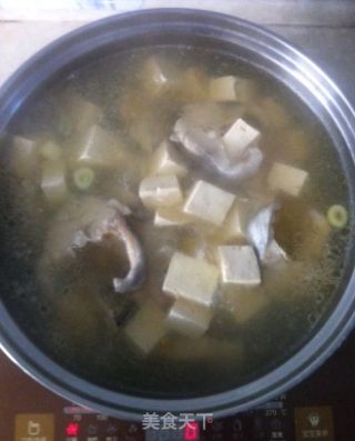 酸辣鳕鱼豆腐汤的做法步骤：5