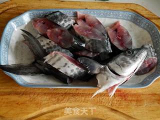 红烧鲅鱼的做法步骤：2