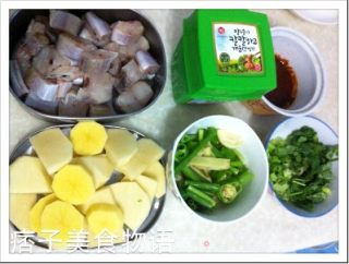韩式鳕鱼烧土豆的做法步骤：1