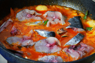 辣白菜炖鲅鱼的做法步骤：8