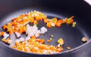 蒸鲟鱼蔬菜饭—宝宝的第一顿饭这么吃的做法步骤：5