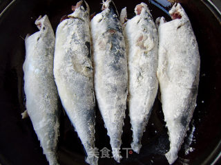 家常菜----烧鲅鱼的做法步骤：2