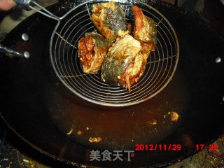 一锅出乱炖の【铁锅炖鱼】的做法步骤：3