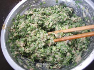 韭菜鲅鱼饺子的做法步骤：2