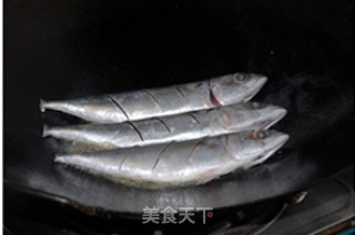 原汁原味姜丝煮鲅鱼的做法步骤：4