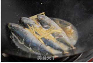 原汁原味姜丝煮鲅鱼的做法步骤：6