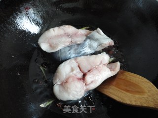 酱烧鲅鱼的做法步骤：3