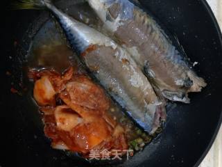辣白菜炖鲅鱼的做法步骤：5