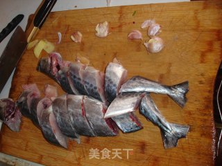 清炖鲅鱼的做法步骤：1