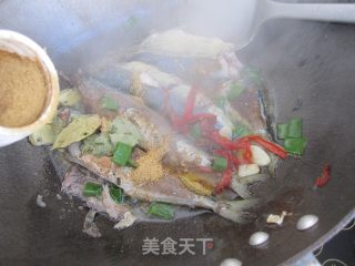 红烧鲅鱼的做法步骤：8