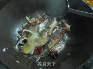 红烧鲅鱼土豆块的做法步骤：7