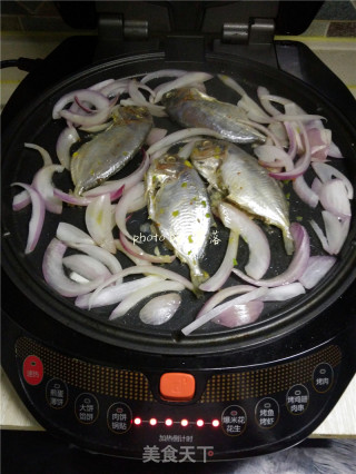 【四川】香辣烤鲳鱼的做法步骤：6