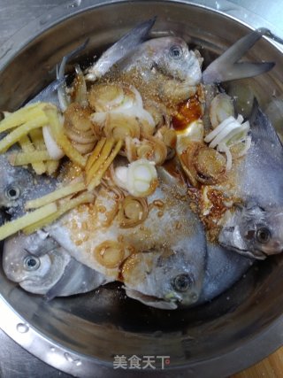 干煎小鲳鱼的做法步骤：3