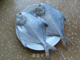 清蒸鲳鱼的做法步骤：1