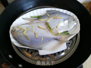 清蒸鲳鱼的做法步骤：3