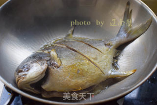 豆腐烧鲳鱼的做法步骤：4