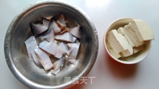 豆腐炖鲳鱼的做法步骤：2