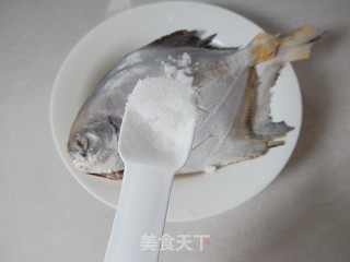 香煎鲳鱼的做法步骤：3