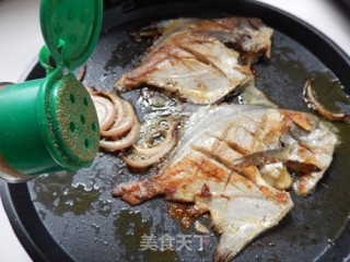 香煎鲳鱼的做法步骤：11