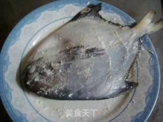 【川菜】--干烧鲳鱼的做法步骤：2