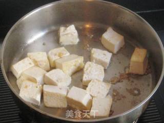 红腐乳鲳鱼豆腐煲的做法步骤：4