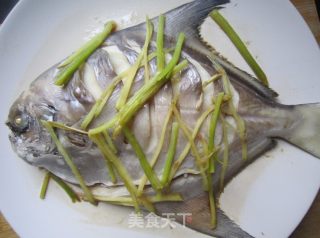 清蒸鲳鱼的做法步骤：7