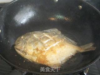 辣味蒜子烧鲳鱼的做法步骤：5