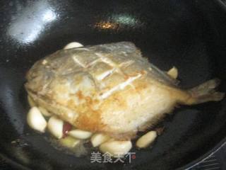 辣味蒜子烧鲳鱼的做法步骤：7