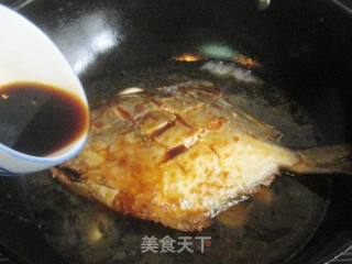 辣味蒜子烧鲳鱼的做法步骤：8