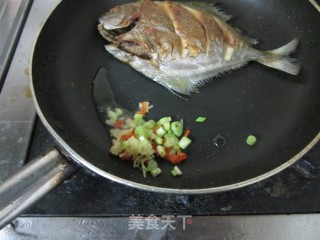 香煎鲳鱼的做法步骤：6